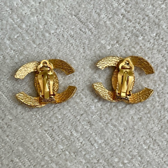 Chanel Woven Vintage CC Earrings - Picture 5 of 10